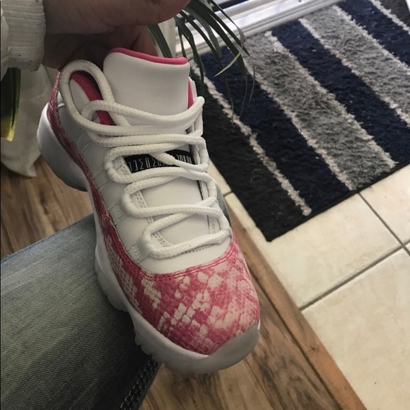 snakeskin 11s white